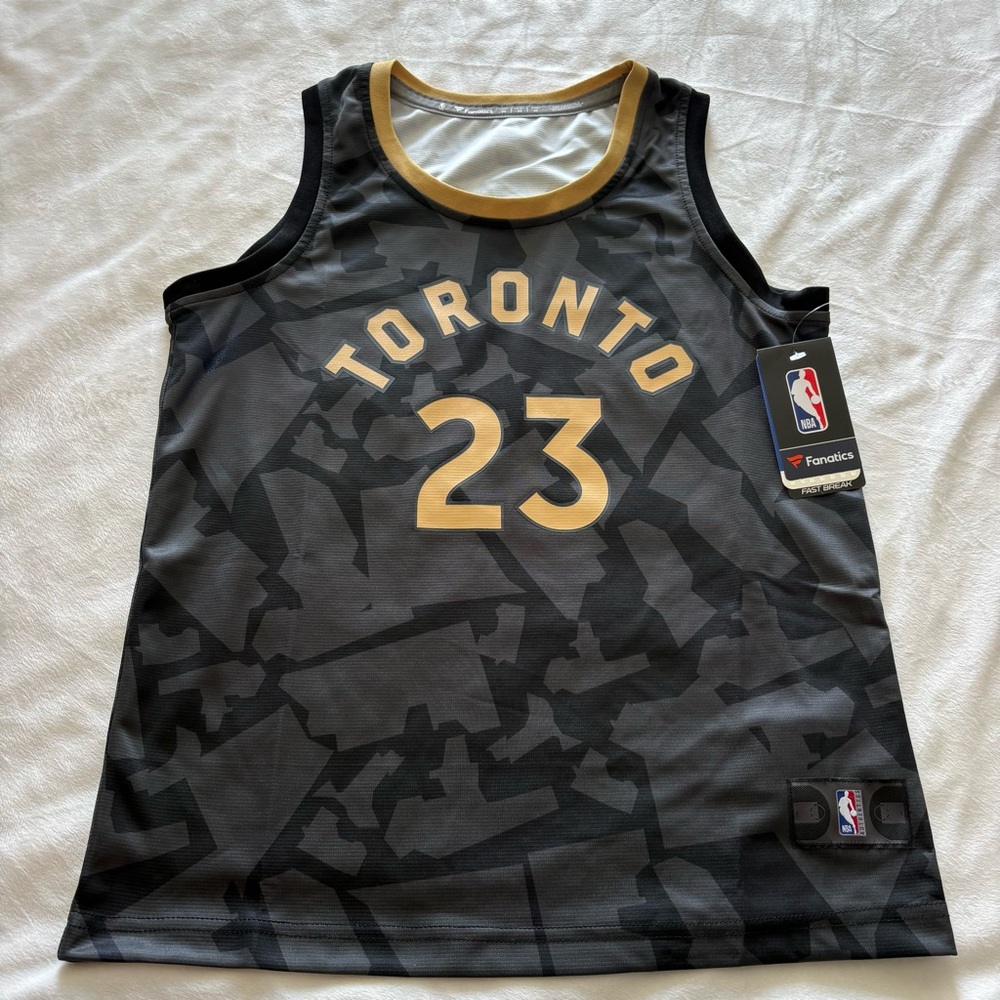 NWT Toronto Raptors Fred VanVleet jersey